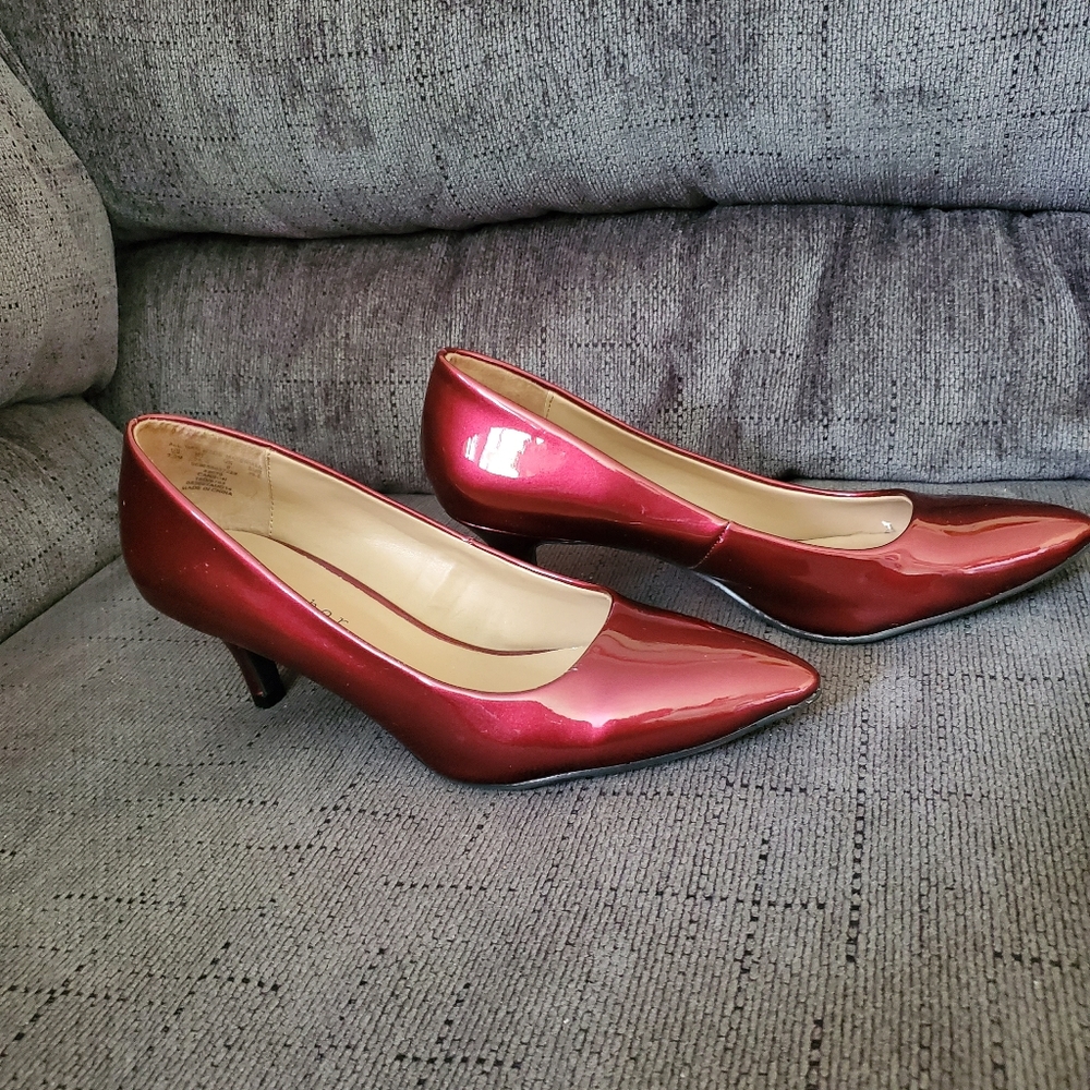 Metaphor red shoes 👠 size 7.5